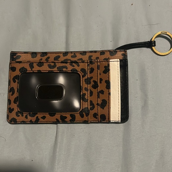NWOT-Fossil leopard print card and ID holder - Picture 2 of 6